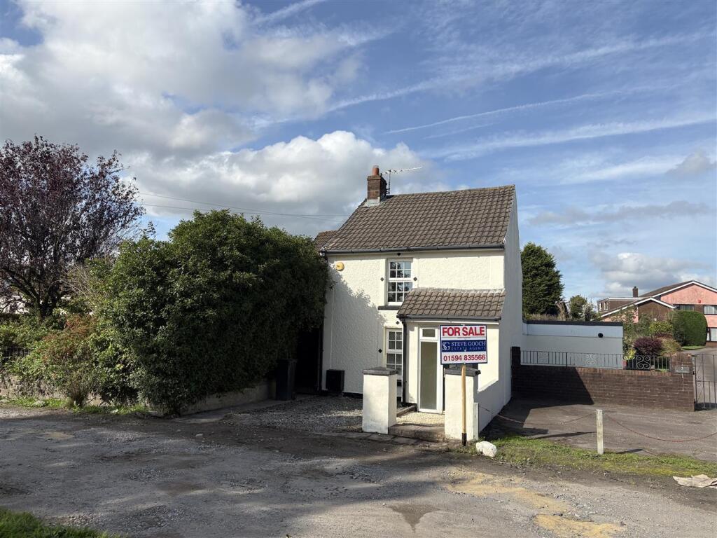 Main image of property: Bryn Celyn, Waunarlwydd, Swansea