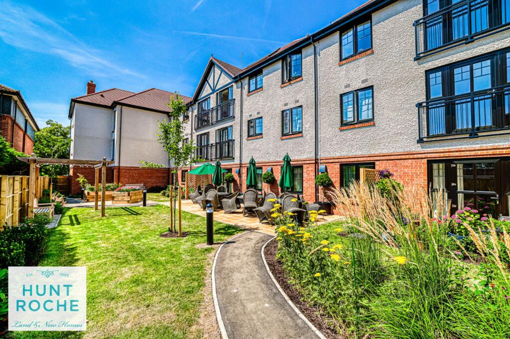 Main image of property: Apartment 1, 20 Chalkwell Avenue, Westcliff-On-Sea, Essex, SS0