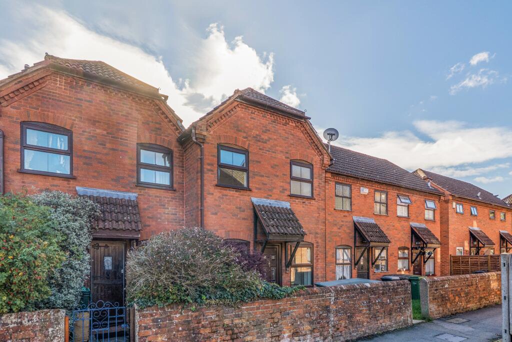 Main image of property: Park Lane, Newbury, RG14