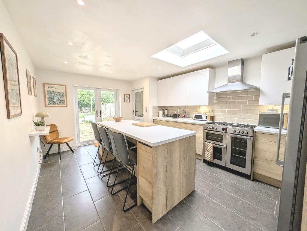 Main image of property: Groesfaen, PONTYCLUN