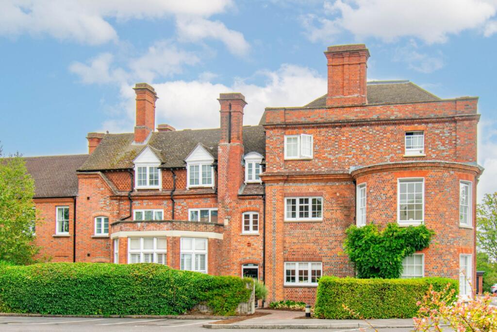 Main image of property: Maplespeen Court, Newbury, Berkshire, RG14