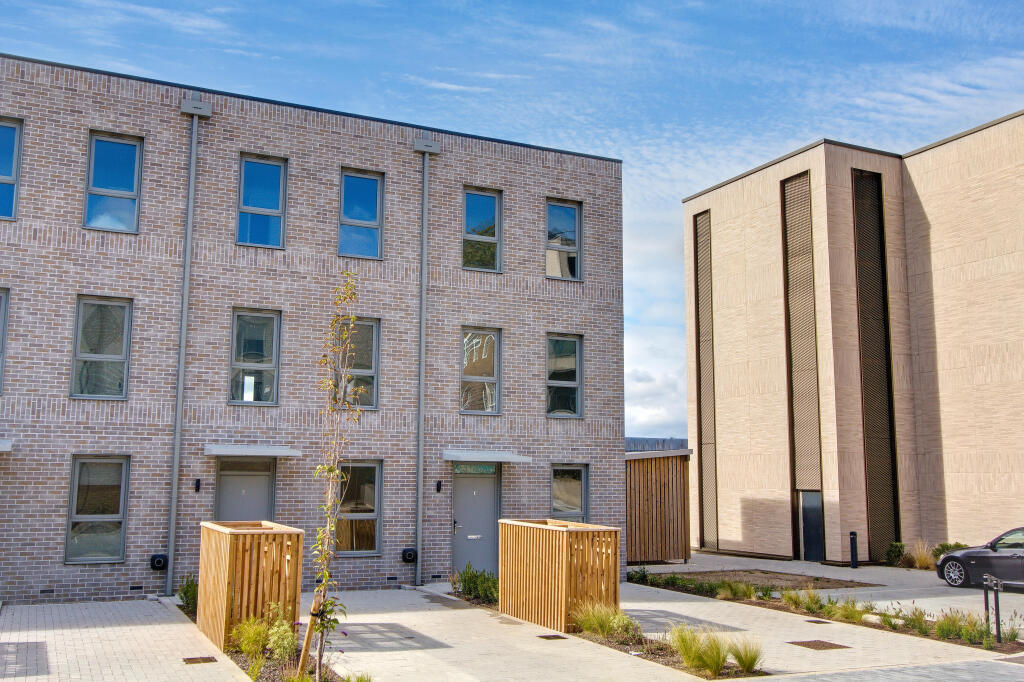 Main image of property: Congreve Close, Gillingham