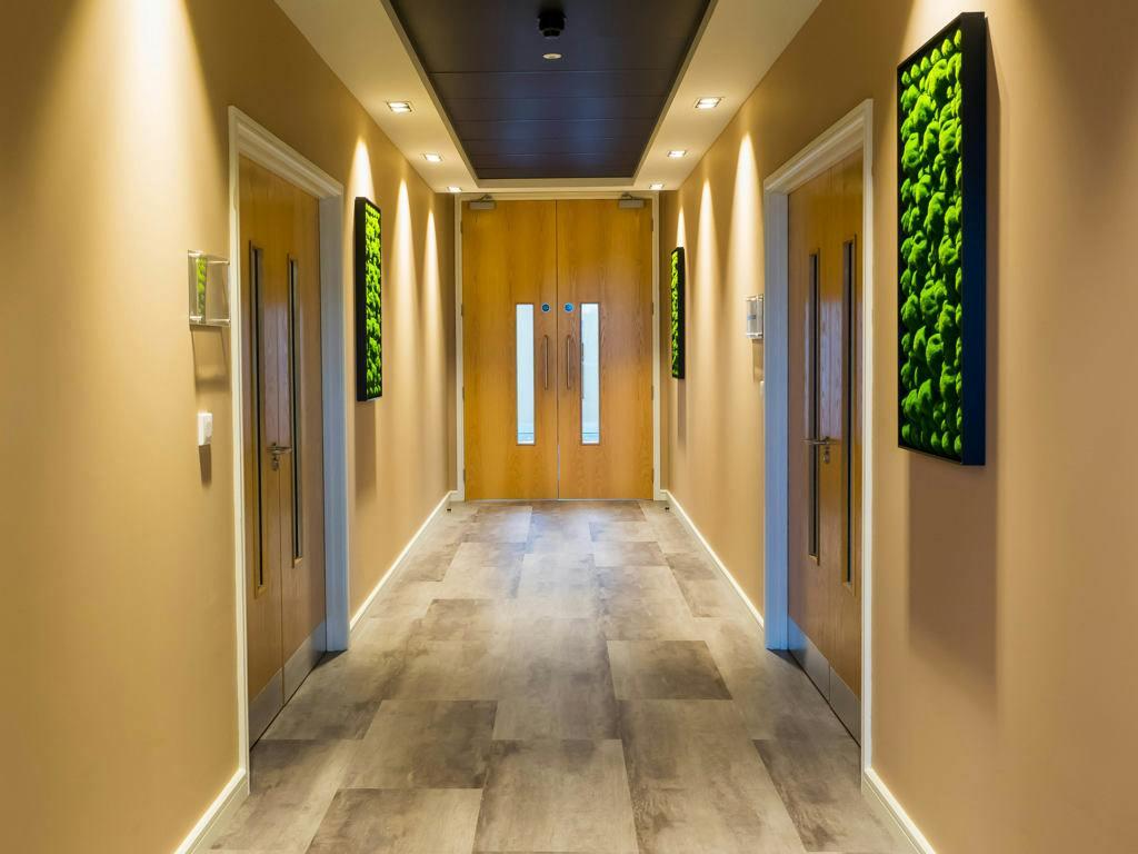 heathrow-boulevard-building-2-corridor-offices-heathrow.jpg