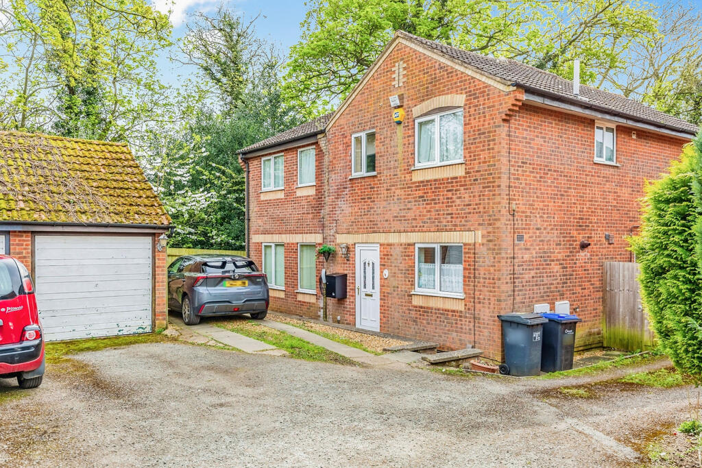Main image of property: Ixworth Close, Northampton