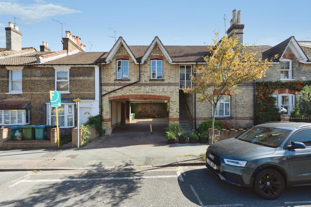 Main image of property: Estcourt Road, Watford