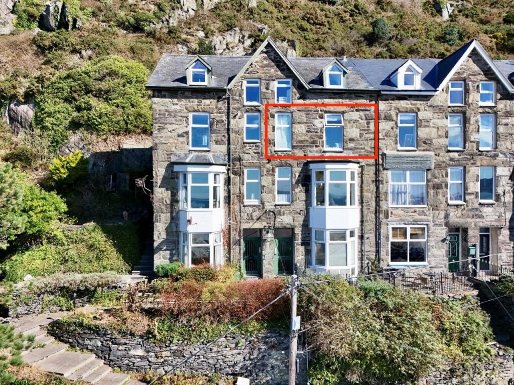 Main image of property: Flat 2C, 2 Seaview Terrace, Dinas Oleu Road, Barmouth, LL42 1BA