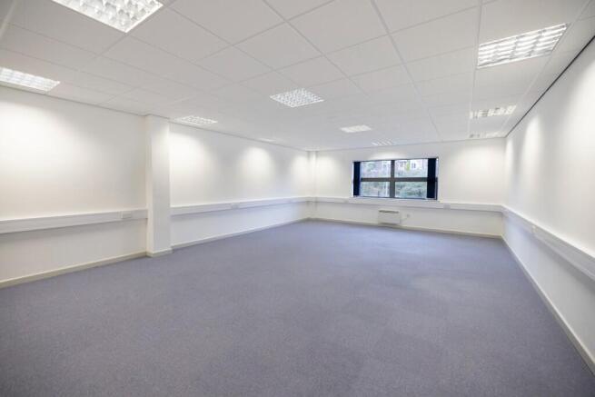 650 sq ft office