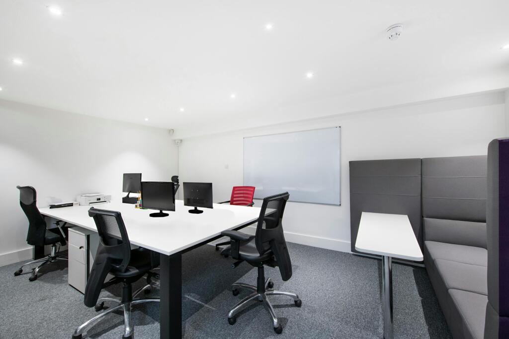 OFFICE 6.jpg