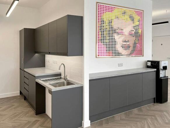 FinchleyKitchenunbranded.jpg