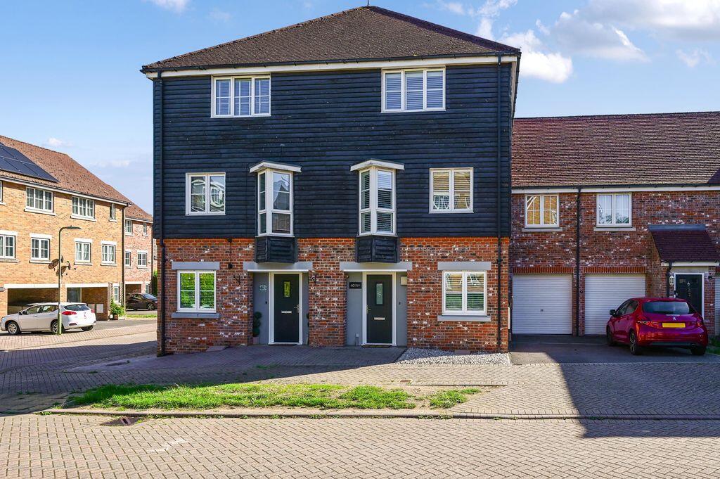 Main image of property: Richards Field, Chineham