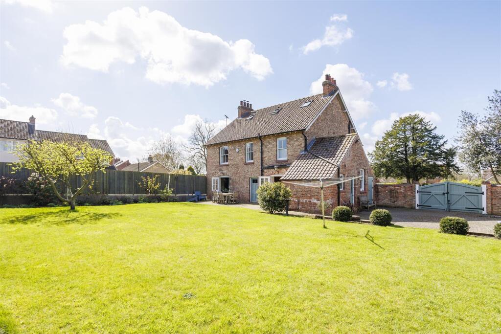 Main image of property: Thirsk Road, Easingwold