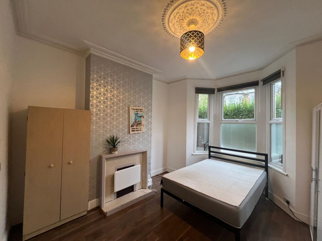 Main image of property: Third Avenue, London, E17