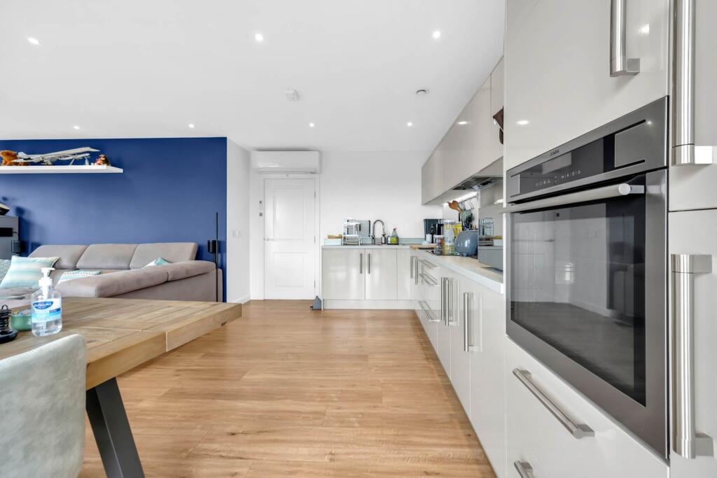 Main image of property: Hainault Road, Leytonstone