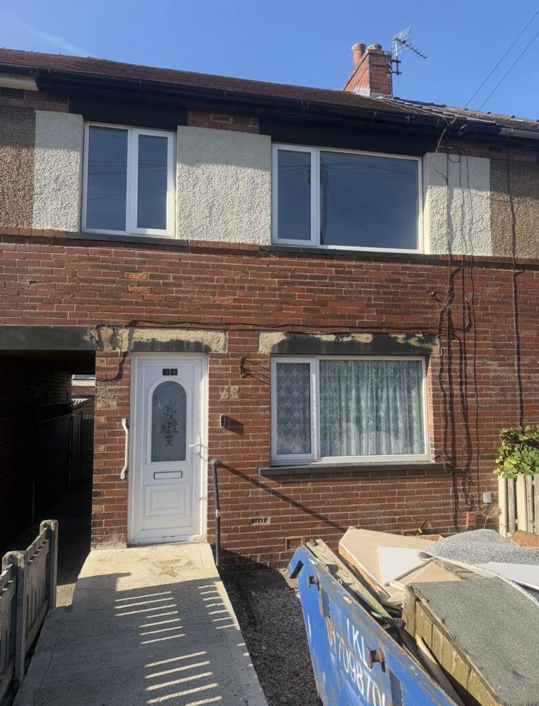 Main image of property: 34 PARK AVENUE, NEW LODGE, BARNSLEY, S71 3TT