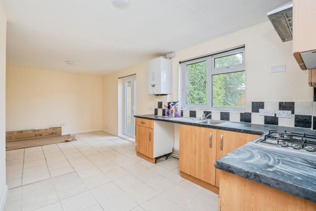 Main image of property: Bell Crescent, WATERLOOVILLE, Hampshire, PO7