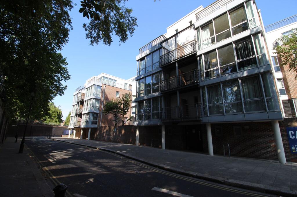 Main image of property: Bonfire Corner, Portsmouth, PO1