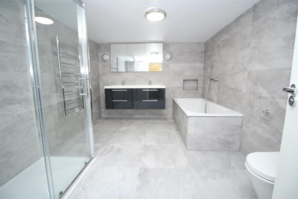 Main image of property: Bank Court, Town Centre, Hemel Hempstead, HP1