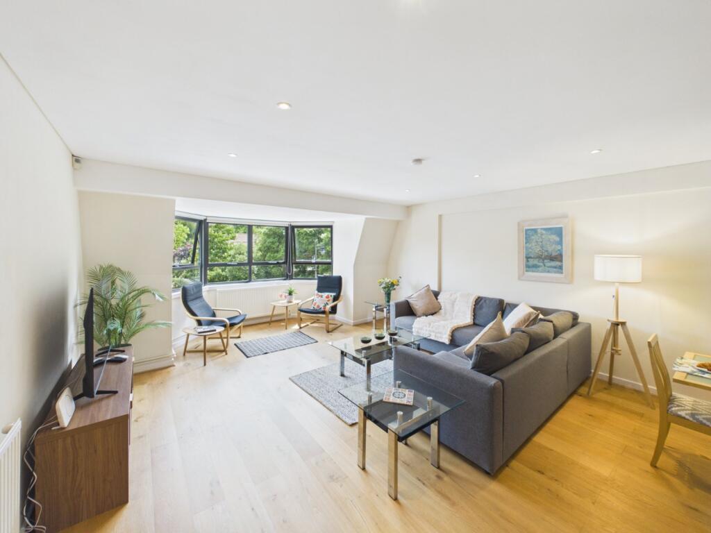 Main image of property: Farm Yard, Windsor, Berkshire, SL4