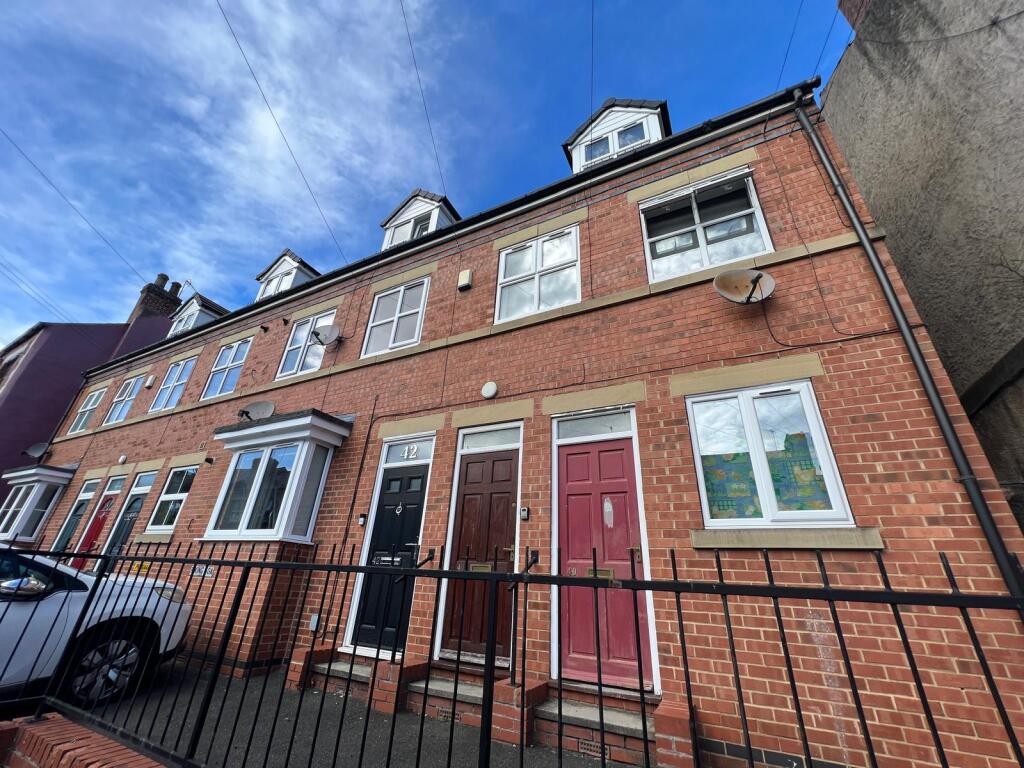 Main image of property: 40 Fieldhead Road, Sheffield S8 0ZX