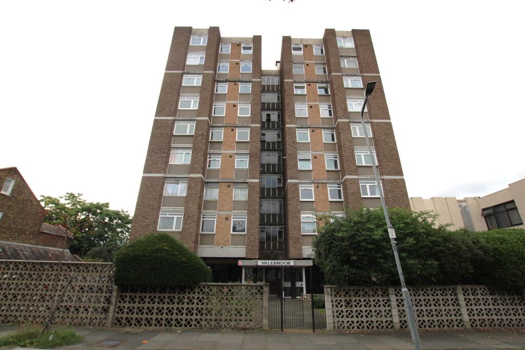 Main image of property: Valebrook appt,  Park Avenue, Ilford,IG1 4RT