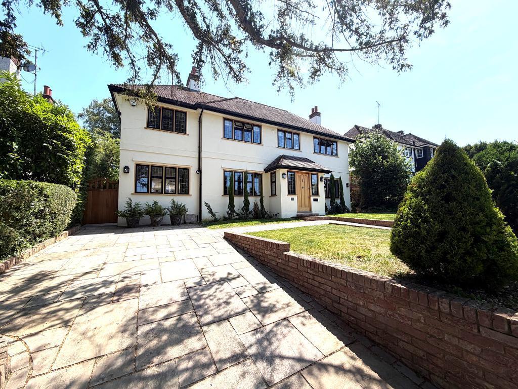 Main image of property: West Hill, Sanderstead, South Croydon, CR2 0SA