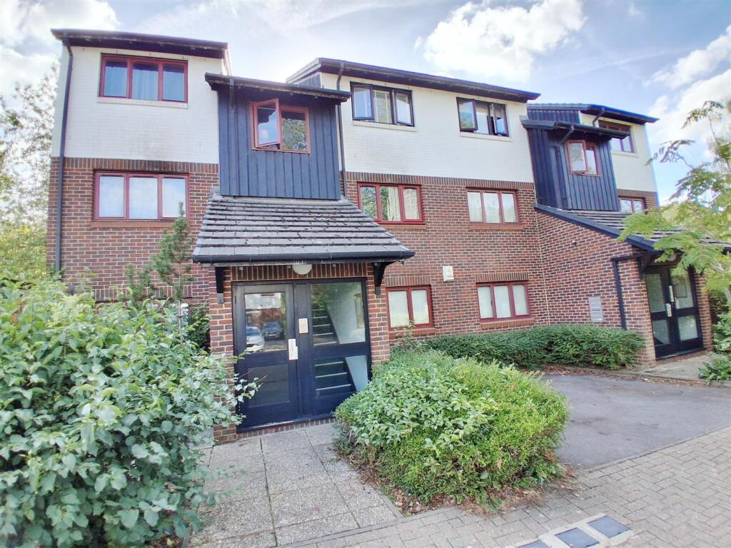 Main image of property: Marina Approach, Hayes