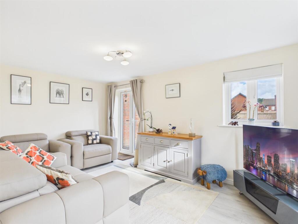 Main image of property: Stryd Y Maswr, Llanelli
