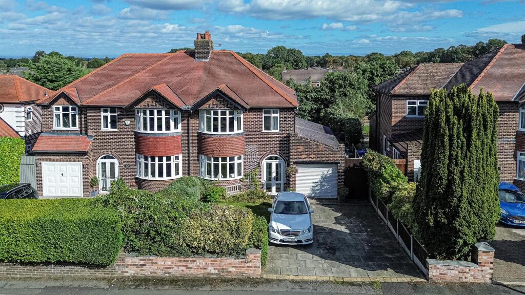 Main image of property: London Road, Appleton, Warrington, WA4