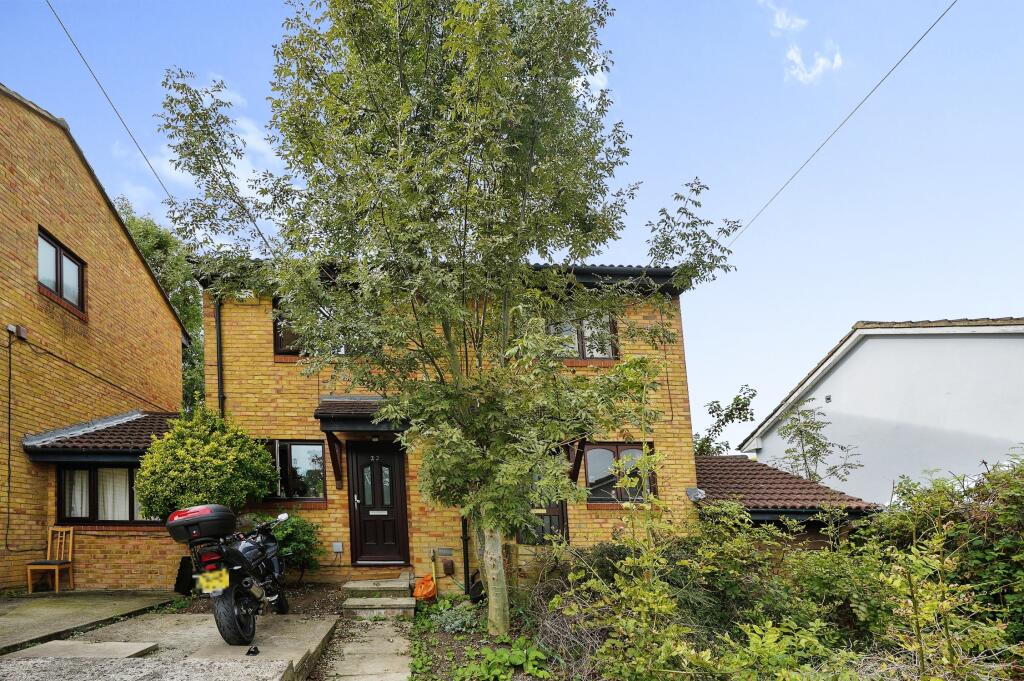 Main image of property: Chelsfield Gardens, London, SE26