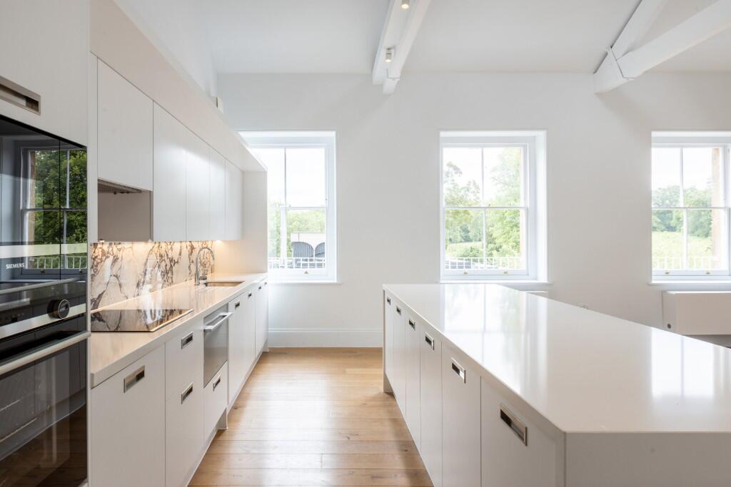 Main image of property: Wildernesse Avenue,
Sevenoaks,
TN150EA