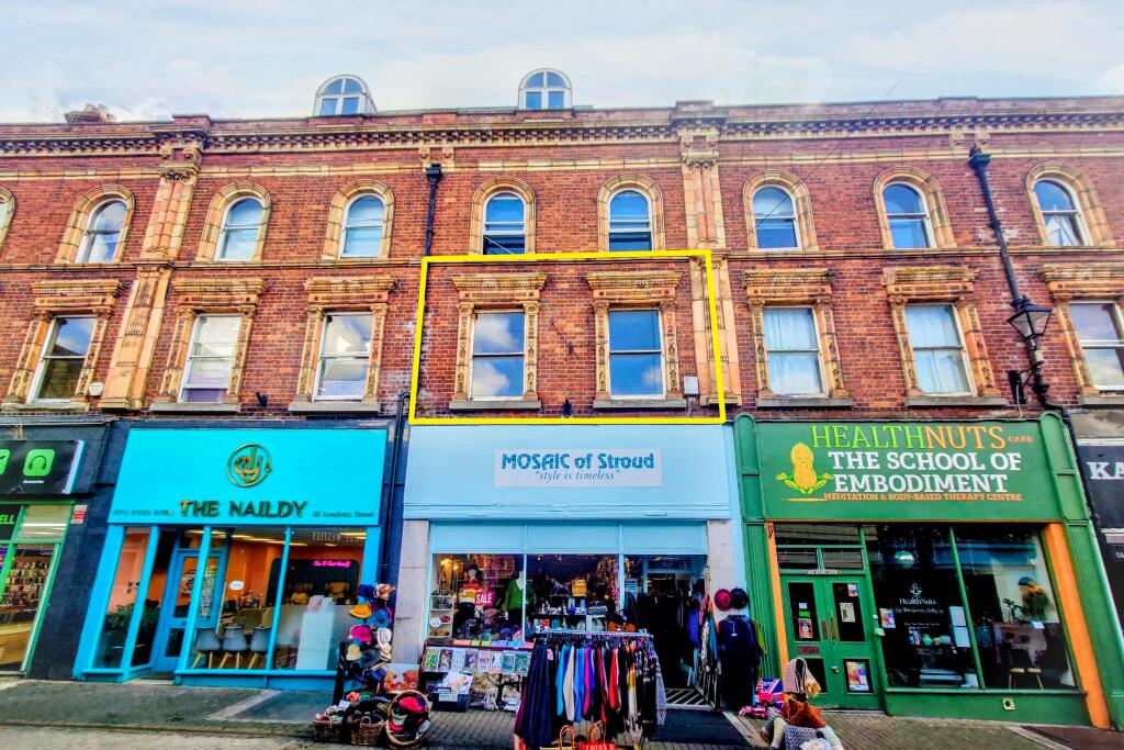Main image of property: First Floor Flat, 28 Kendrick Street, Stroud, GL5 1AA