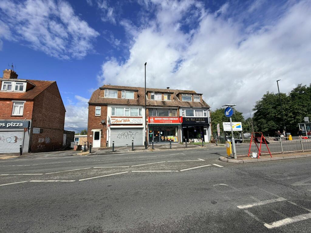 Main image of property: 17 West End Road, Southampton, SO18 6TE