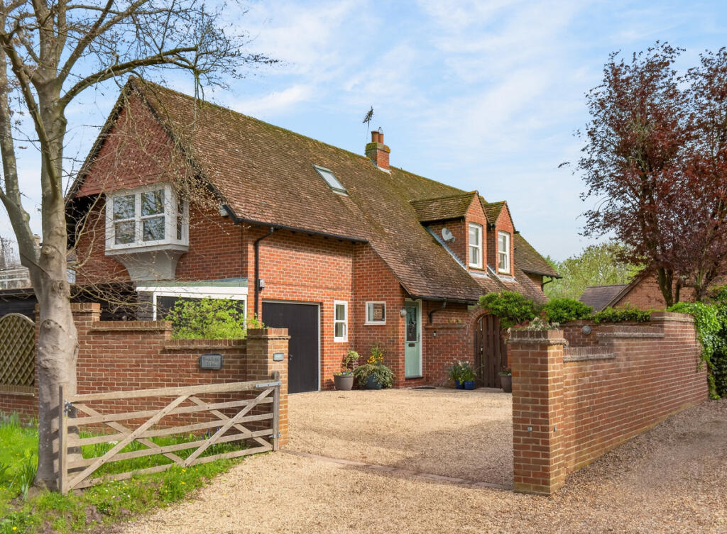 Main image of property: High Street, Drayton St. Leonard Wallingford, OX10 7BQ