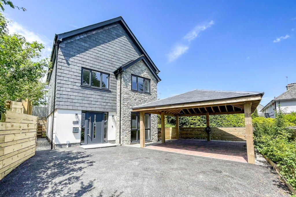 Main image of property: Newnham Road, Plympton, PL7 4AW