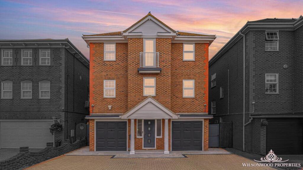 Main image of property: Silver Point Marine, Canvey Island