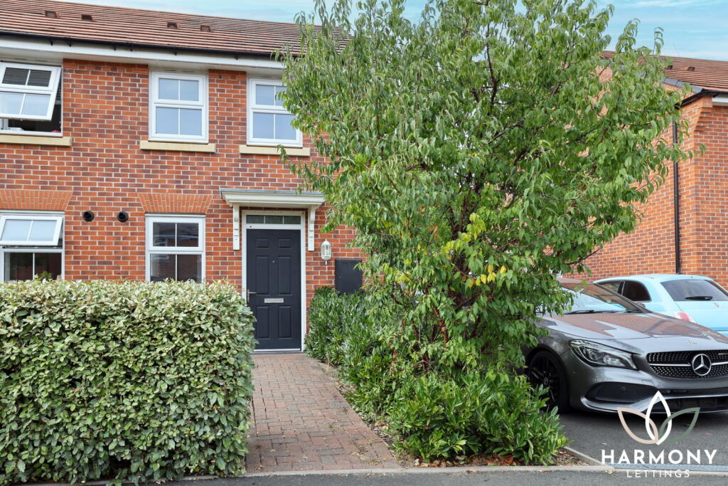 Main image of property: Ivyleaf Close, Redditch, B98 7UE
