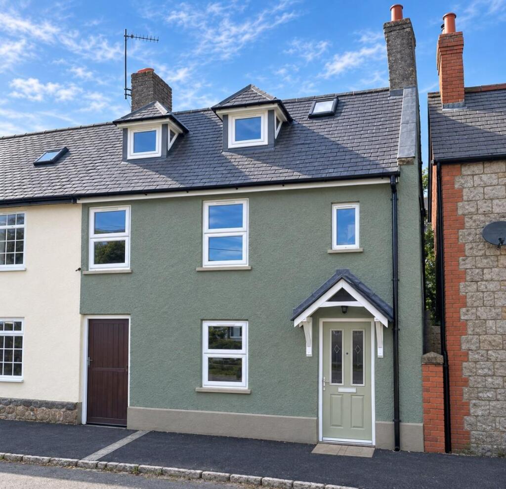 Main image of property: Mwrog Street, Ruthin