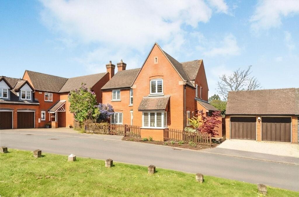Main image of property: Stable Close, Finmere, MK18