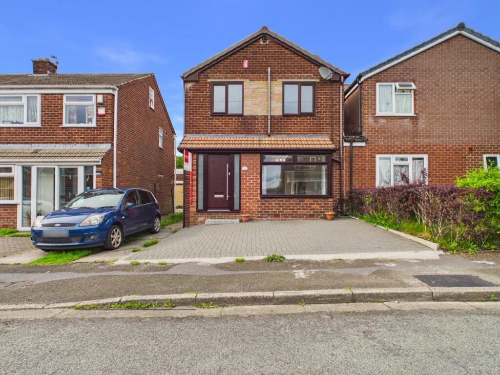 Main image of property: Carlisle Crescent, Ashton-under-Lyne, Greater Manchester, OL6