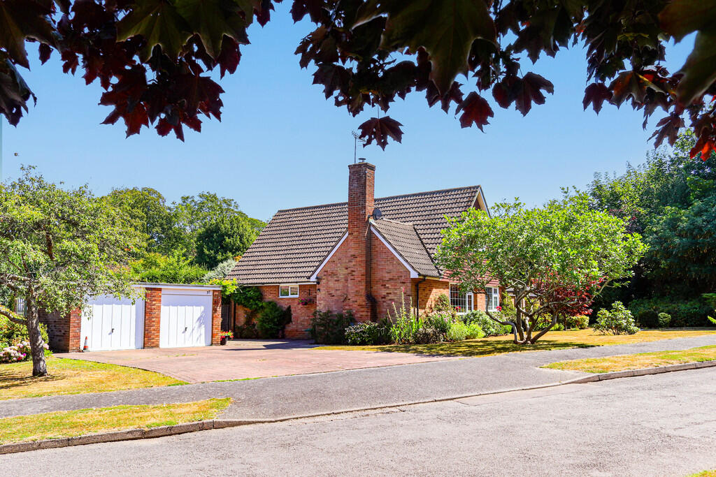 Main image of property: Beacon Hill, Dormansland