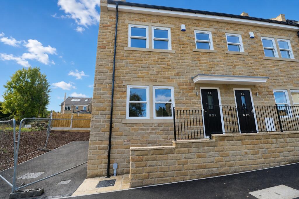 Main image of property: Fartown, Pudsey, West Yorkshire, LS28
