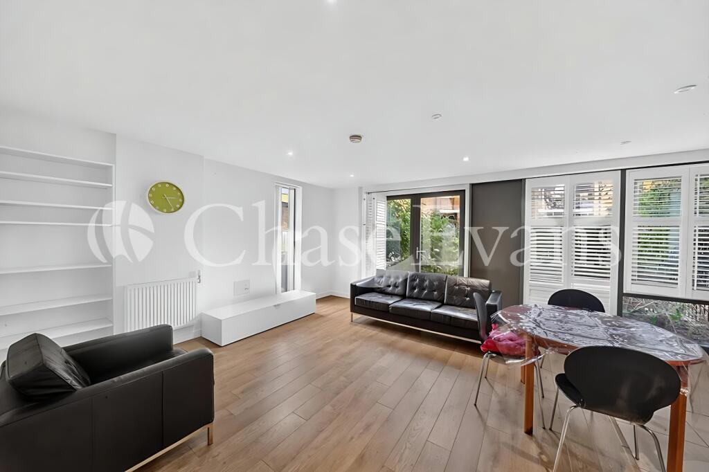 Main image of property: Bootmakers Court, 132 Ben Jonson Road, Limehouse, London, E1