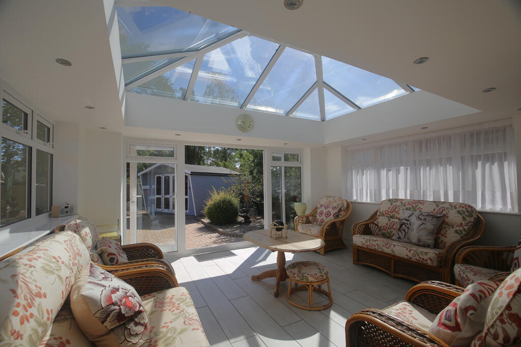 Main image of property: Poplar Close, Leighton Buzzard, Central Bedfordshire