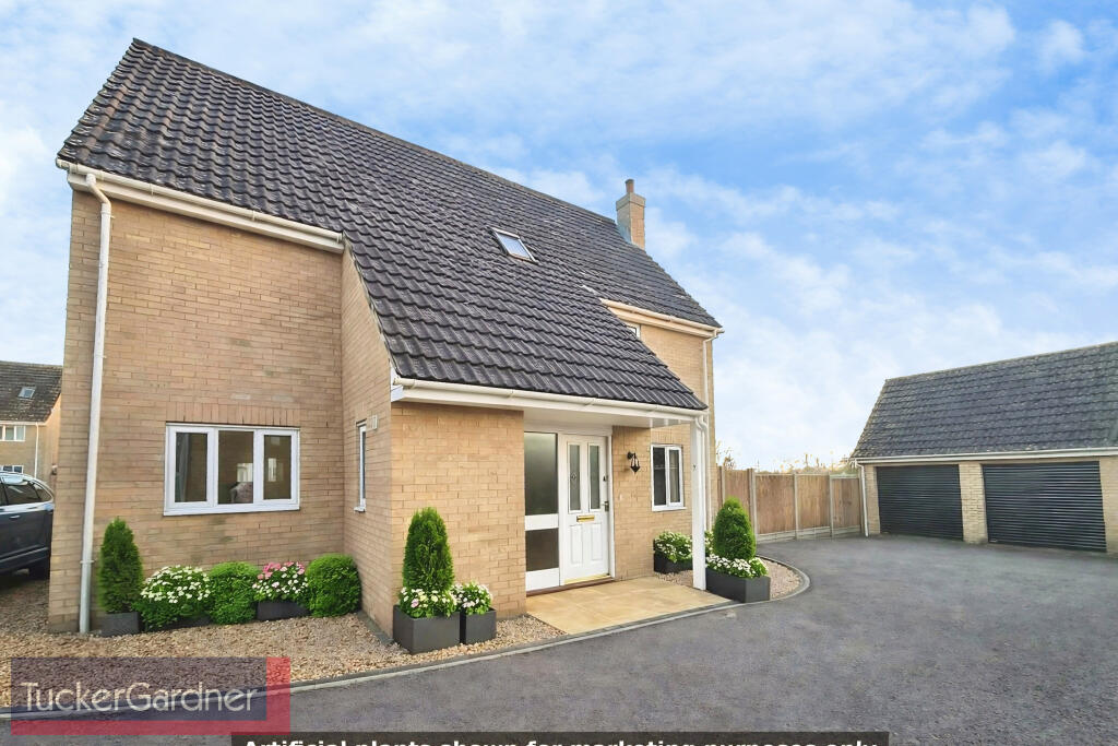 Main image of property: Kitchener Close, Brandon, IP27 9FT