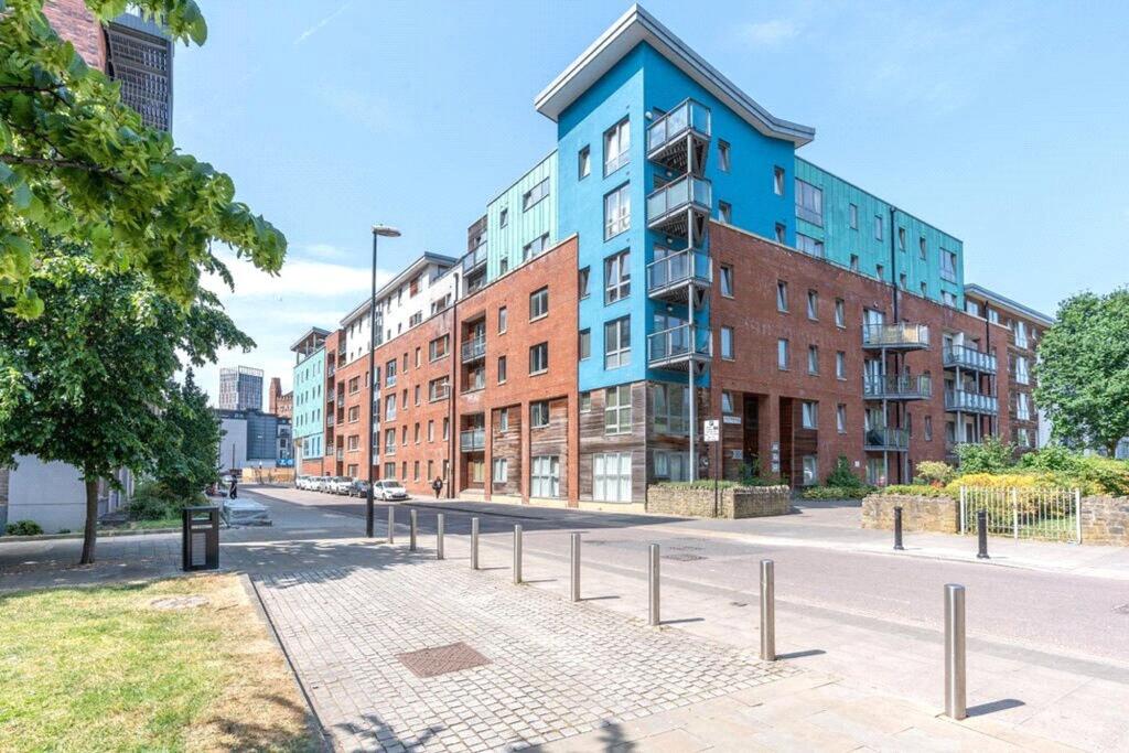 Main image of property: Sweetman Place, Bristol, BS2 0JN