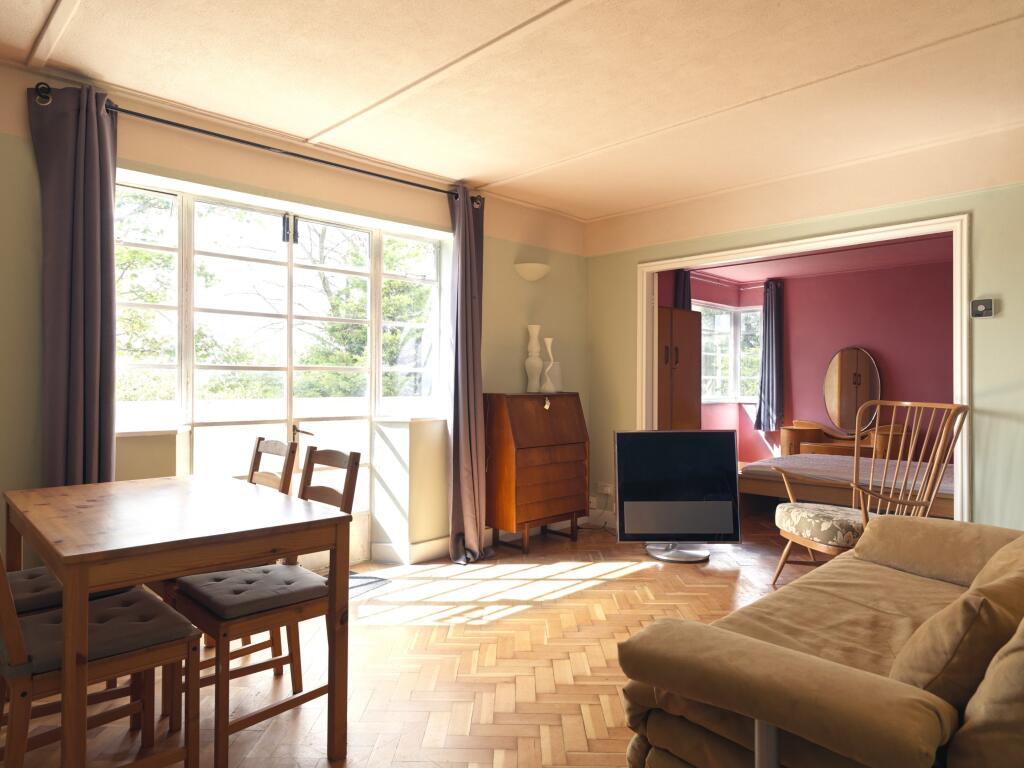 Main image of property: Mansfield Road, Mapperley Park, Nottingham, NG5