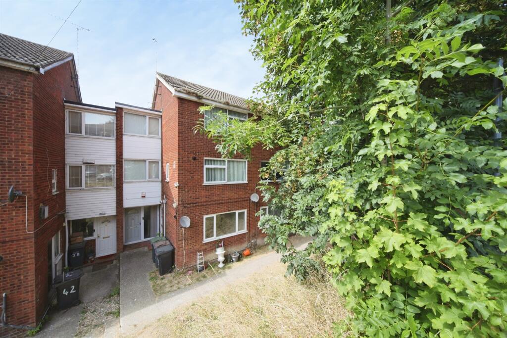 Main image of property: Brendon Avenue, Luton