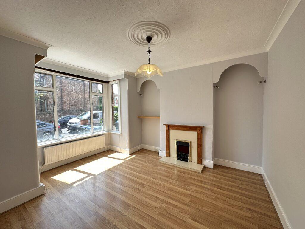 Main image of property: 5 Bedroom House, Elvendon Road, Bounds Green, London N13