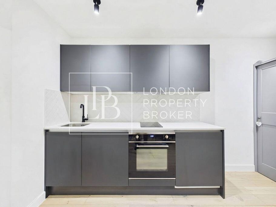 Main image of property: Manhattan Apartments, Clifford Road, E17
