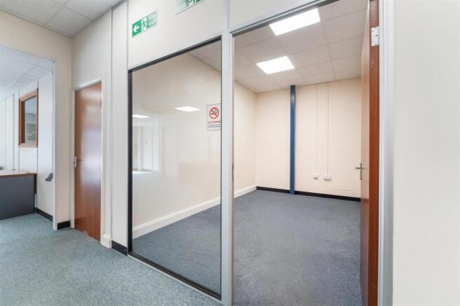 EPSOM DOWNS METRO CENTRE, UNIT 6 (13).jpg